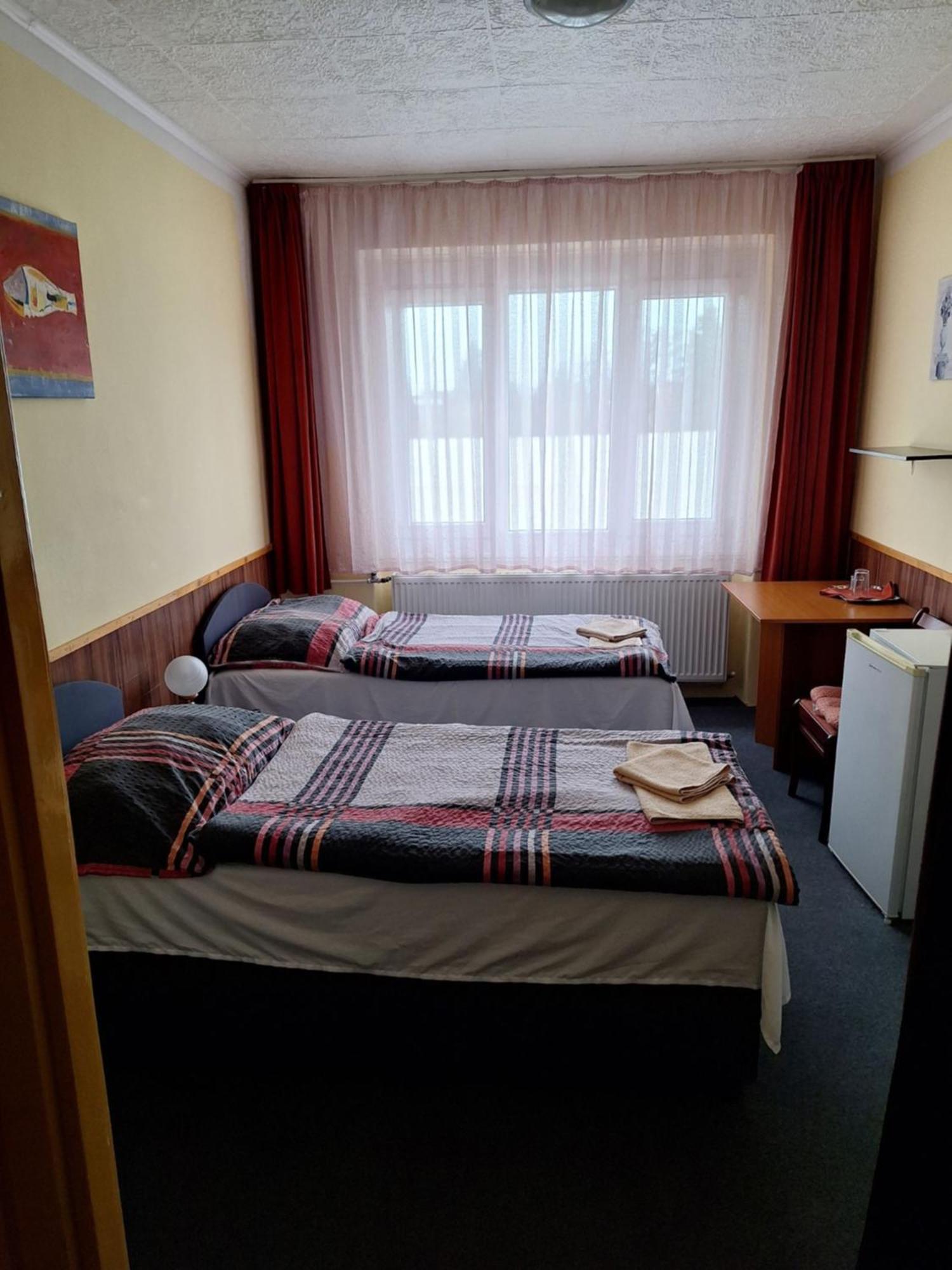 Grill Terasz Etterem Es Szallashely Mezőkövesd Εξωτερικό φωτογραφία