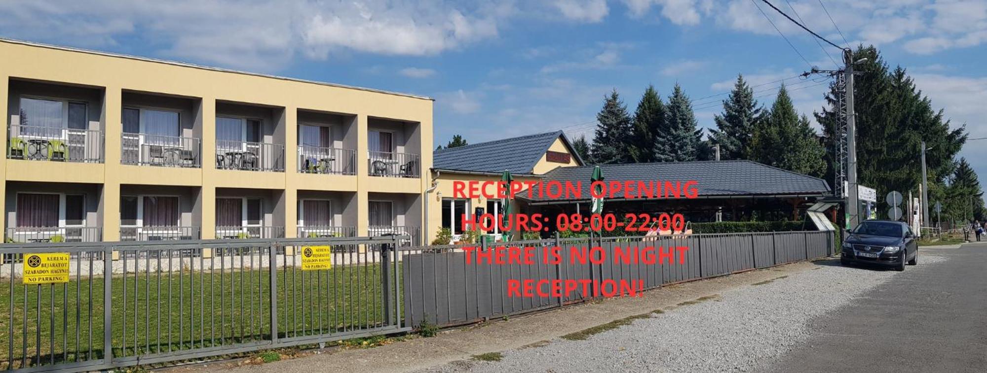 Grill Terasz Etterem Es Szallashely Mezőkövesd Εξωτερικό φωτογραφία