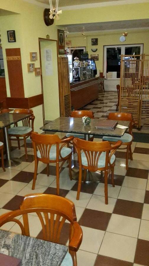 Grill Terasz Etterem Es Szallashely Mezőkövesd Εξωτερικό φωτογραφία