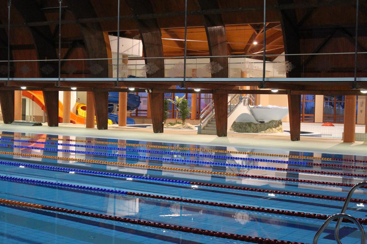 Grill Terasz Etterem Es Szallashely Mezőkövesd Εξωτερικό φωτογραφία