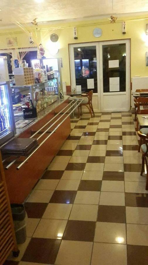 Grill Terasz Etterem Es Szallashely Mezőkövesd Εξωτερικό φωτογραφία