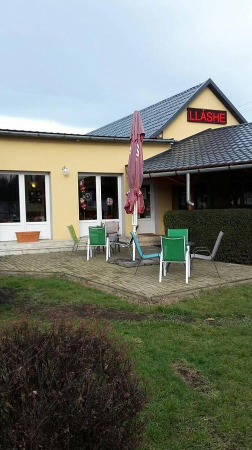 Grill Terasz Etterem Es Szallashely Mezőkövesd Εξωτερικό φωτογραφία