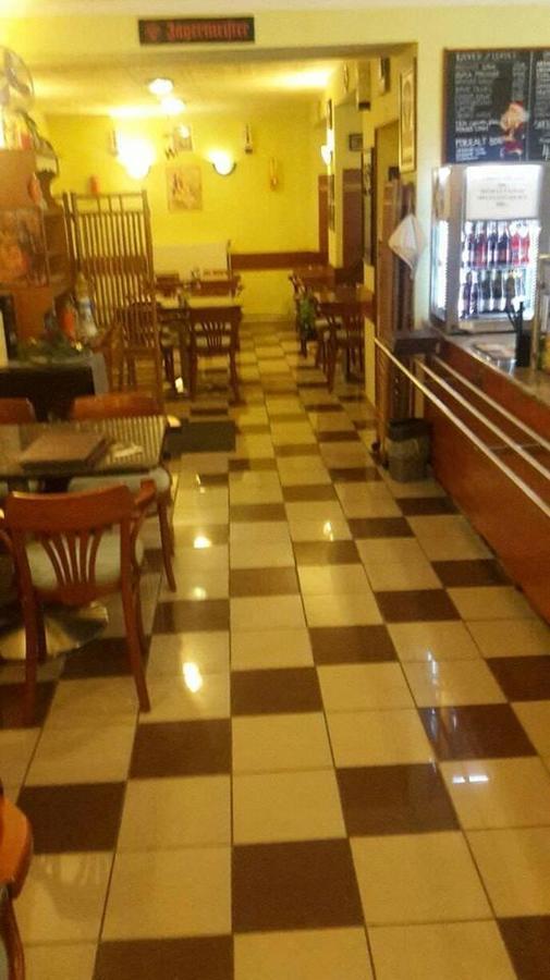 Grill Terasz Etterem Es Szallashely Mezőkövesd Εξωτερικό φωτογραφία